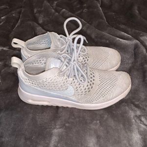 Women’s Nike Aimaxes